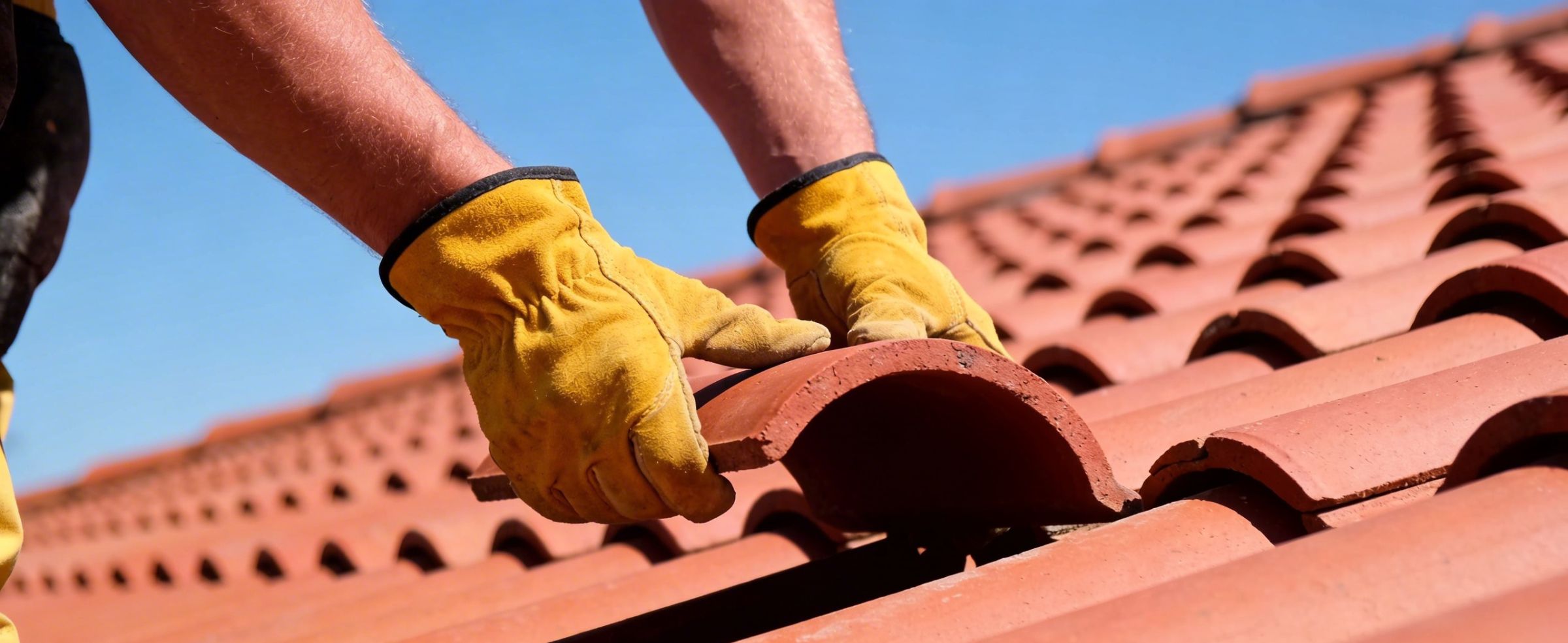 Rifacimento tetti Ravenna – posa di nuove tegole su copertura civile